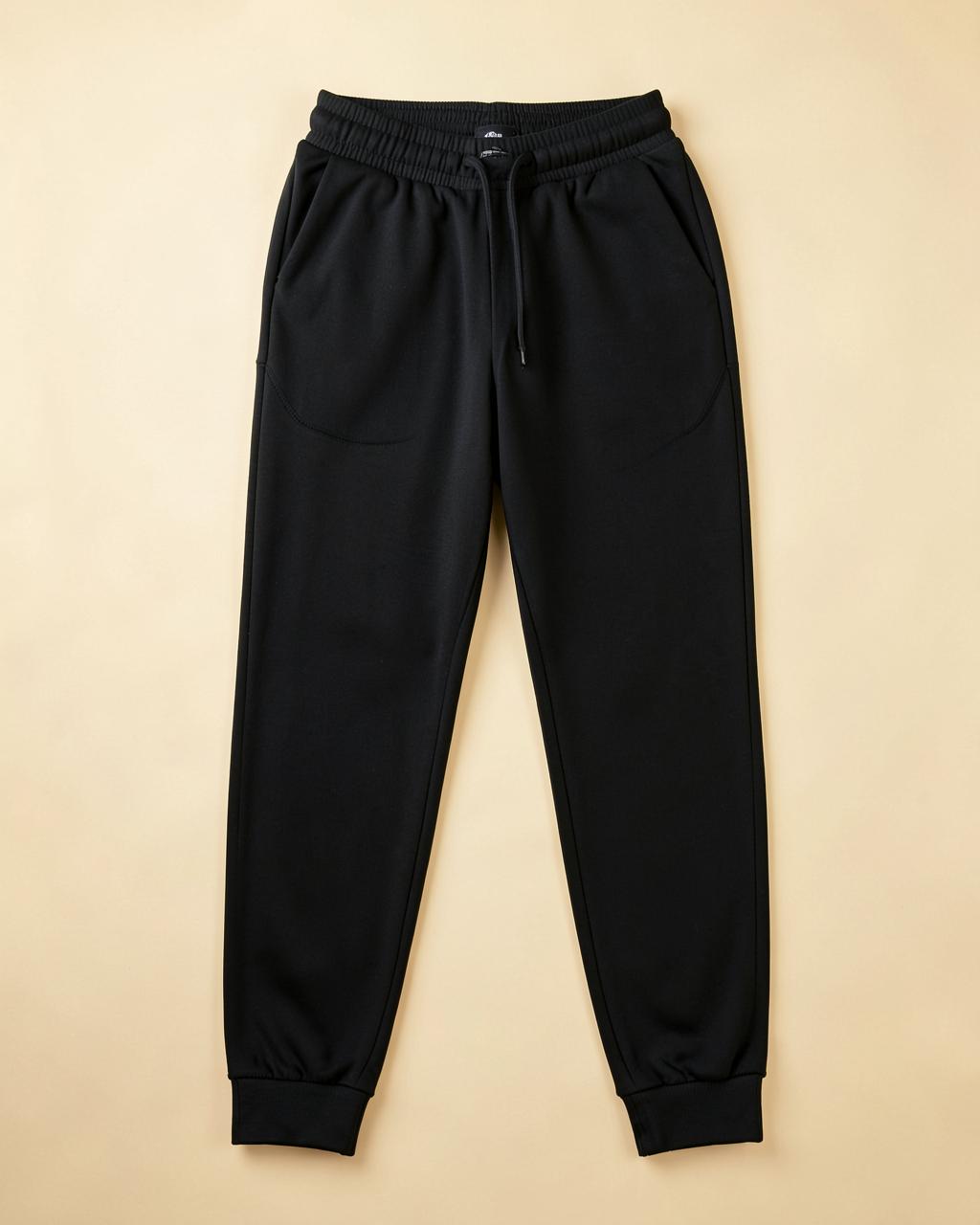 Studio Jogger in Onyx